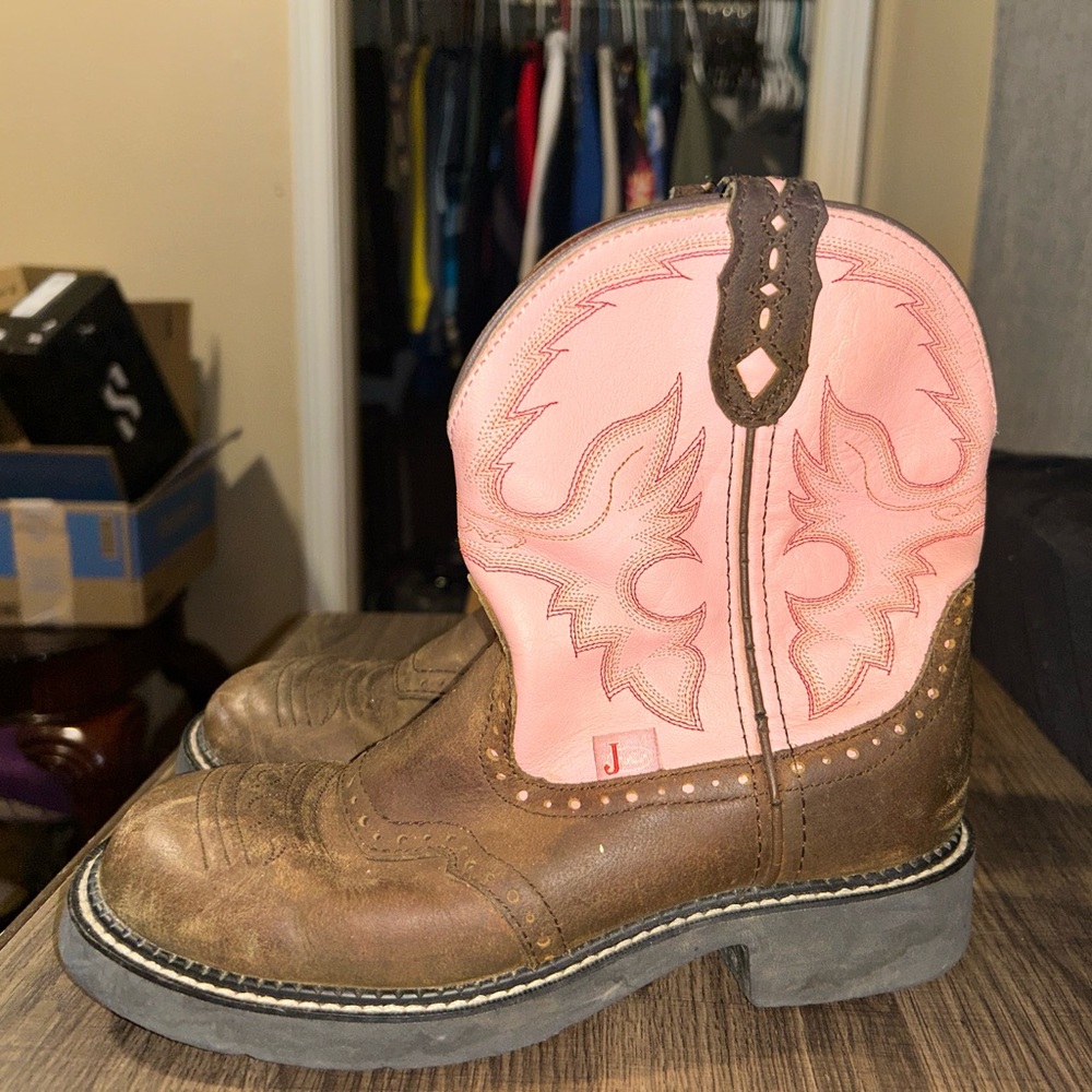 Pink and Brown Justin Gypsy Western Round Toe Cowgirl Boots